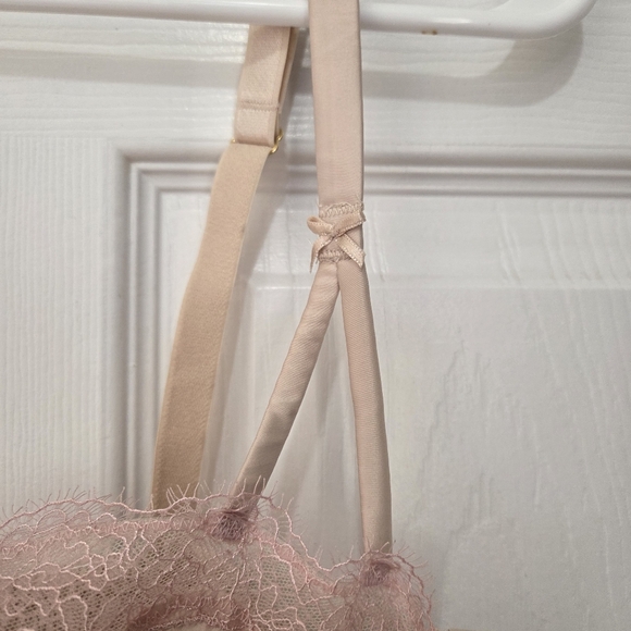 Victoria's Secret Dream Angels Unlined Balconette Lace Bustier Cream/Pink 36DD - Picture 7 of 15